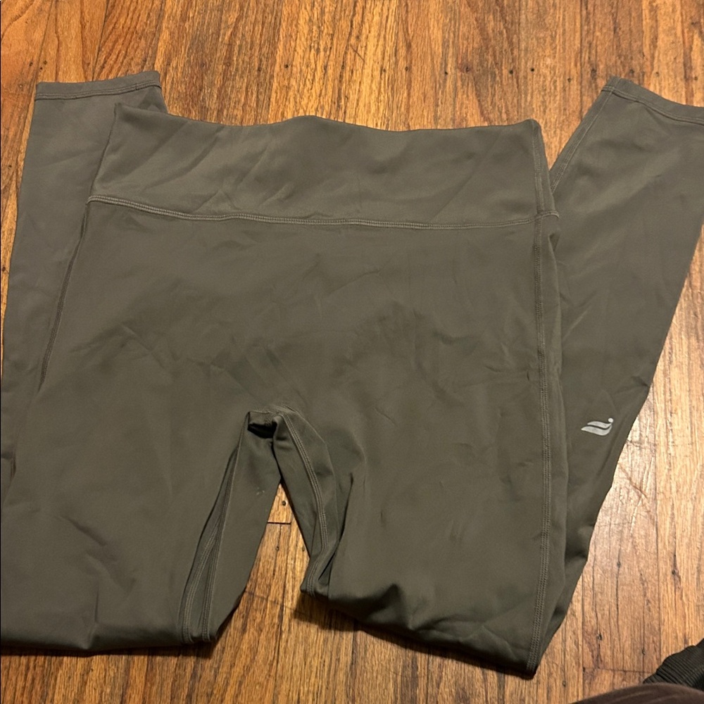 Dolphin Fabletics Leggings